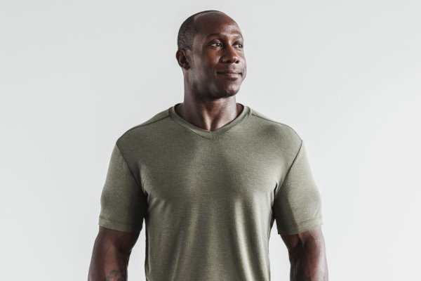 T Chemises Nobull V-neck Tee Homme Vert | 346FRPQX9